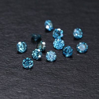 sélection de diamants bleus pour la création de bijoux