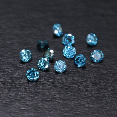 sélection de diamants bleus pour la création de bijoux